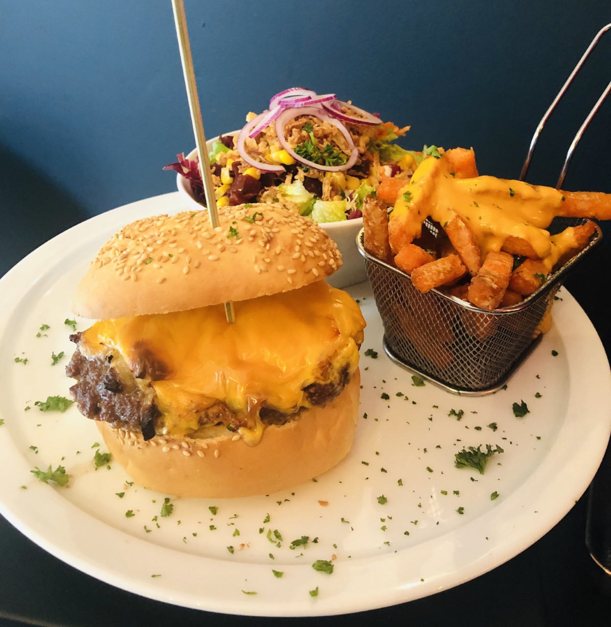 Burger Queen Burger d’Avril spécial cheddar…..